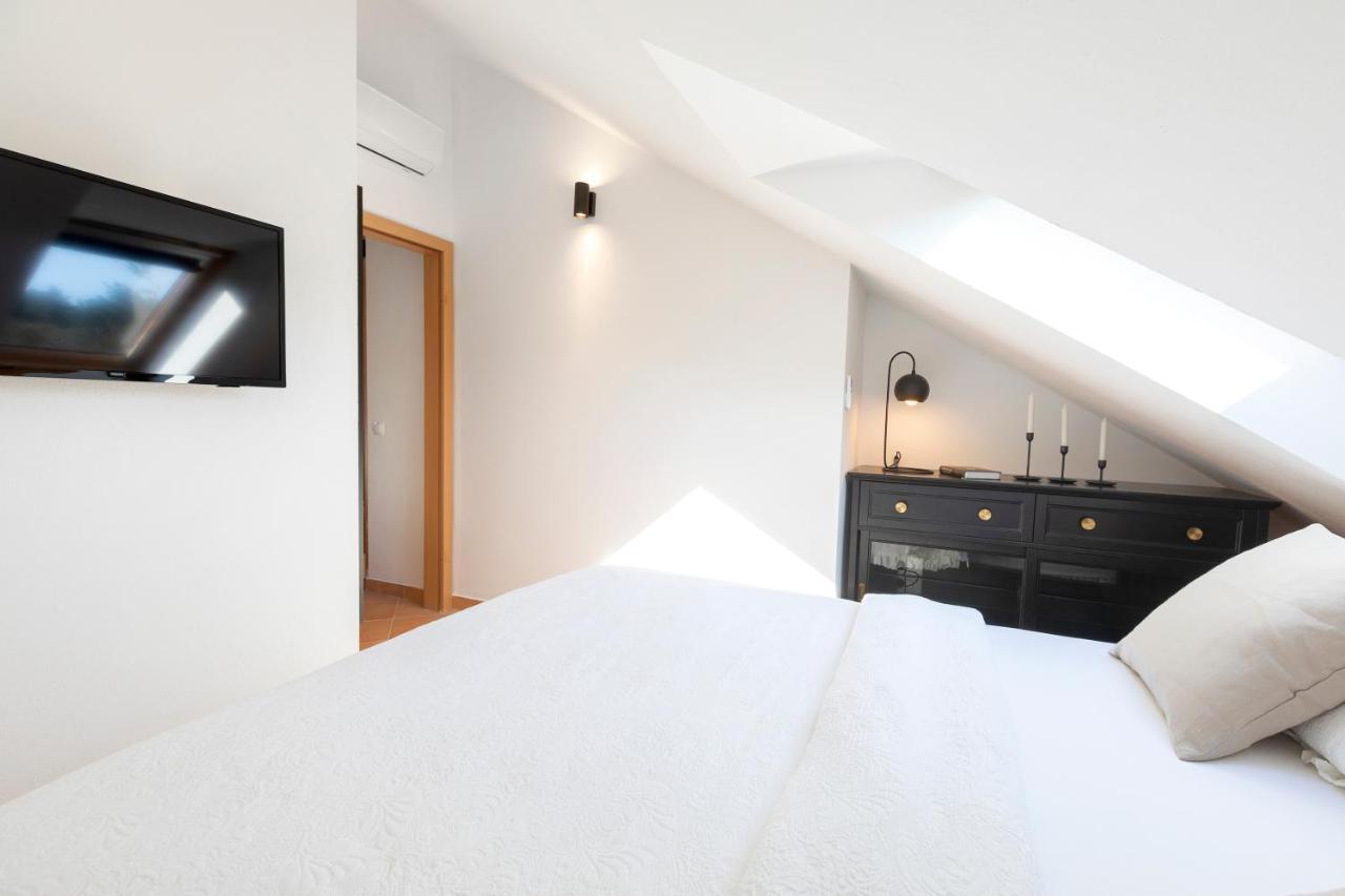 Apartman Luri Sutivan Exterior photo